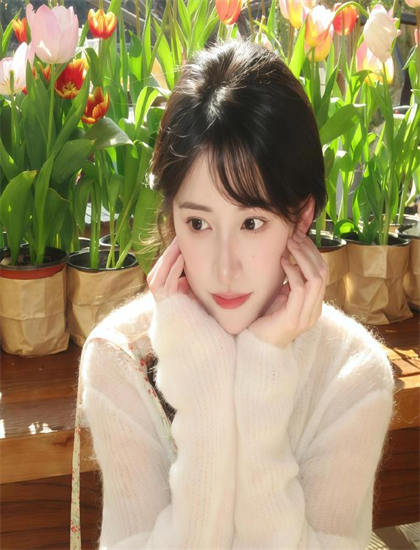 文化研究：《Menina》如何展现社会的现实反映与批判思考 探索文化表达的多种形式